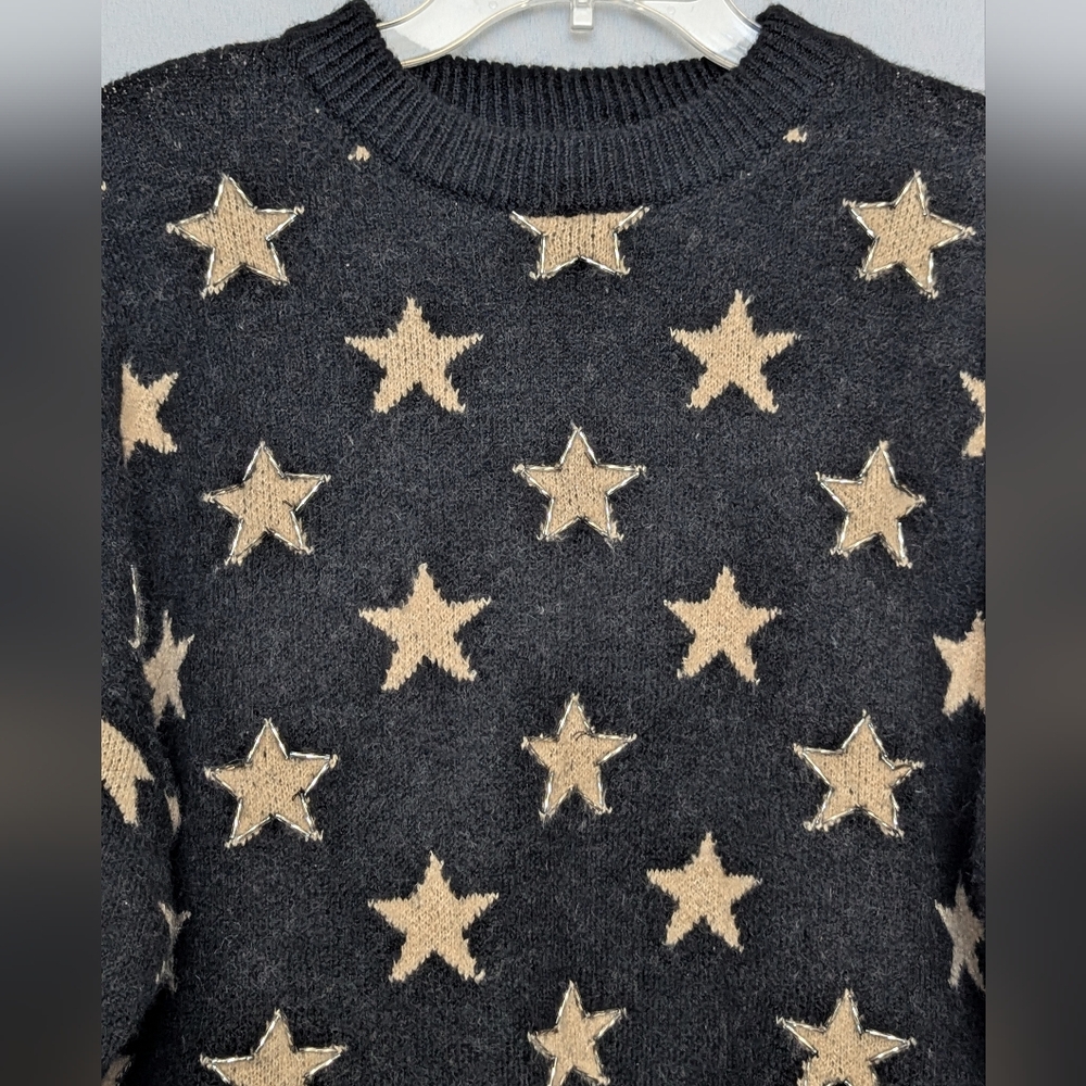 New Boutique Black Star Pattern Sweater Size Large - Picture 2 of 4